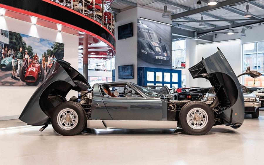  Lamborghini Miura P400 SV 1972 года  (фото 11 из 16)